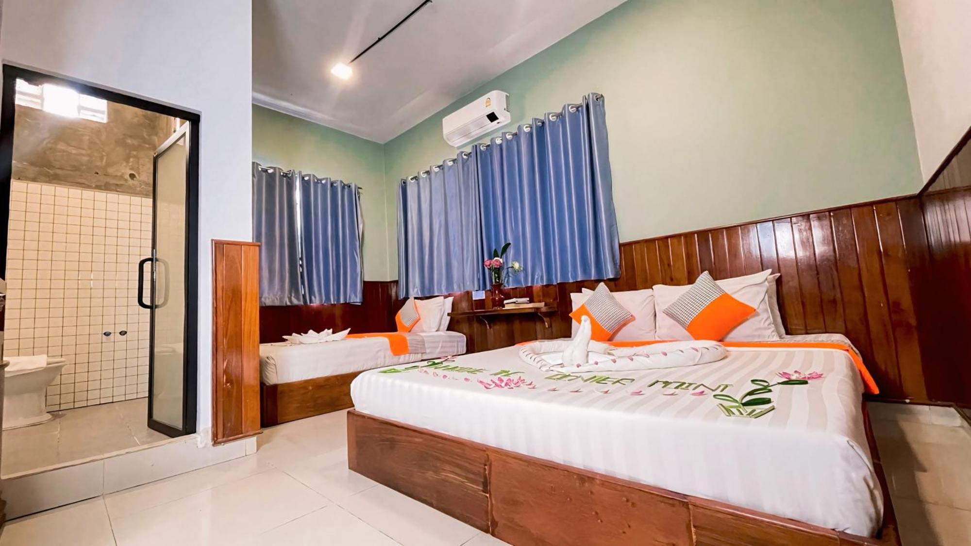 The Center Point Hotel Siem Reap Exterior photo