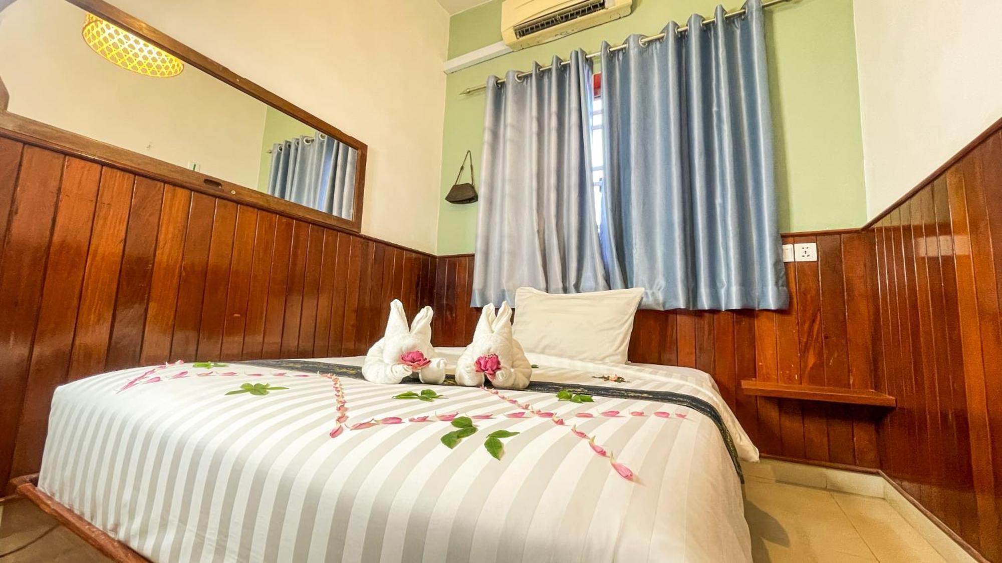 The Center Point Hotel Siem Reap Exterior photo