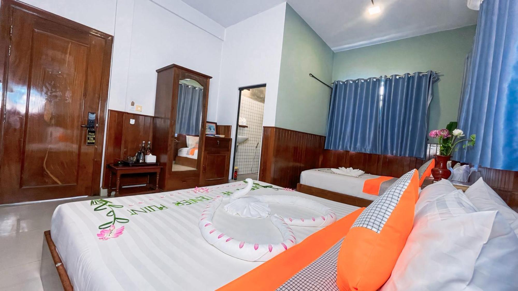 The Center Point Hotel Siem Reap Exterior photo