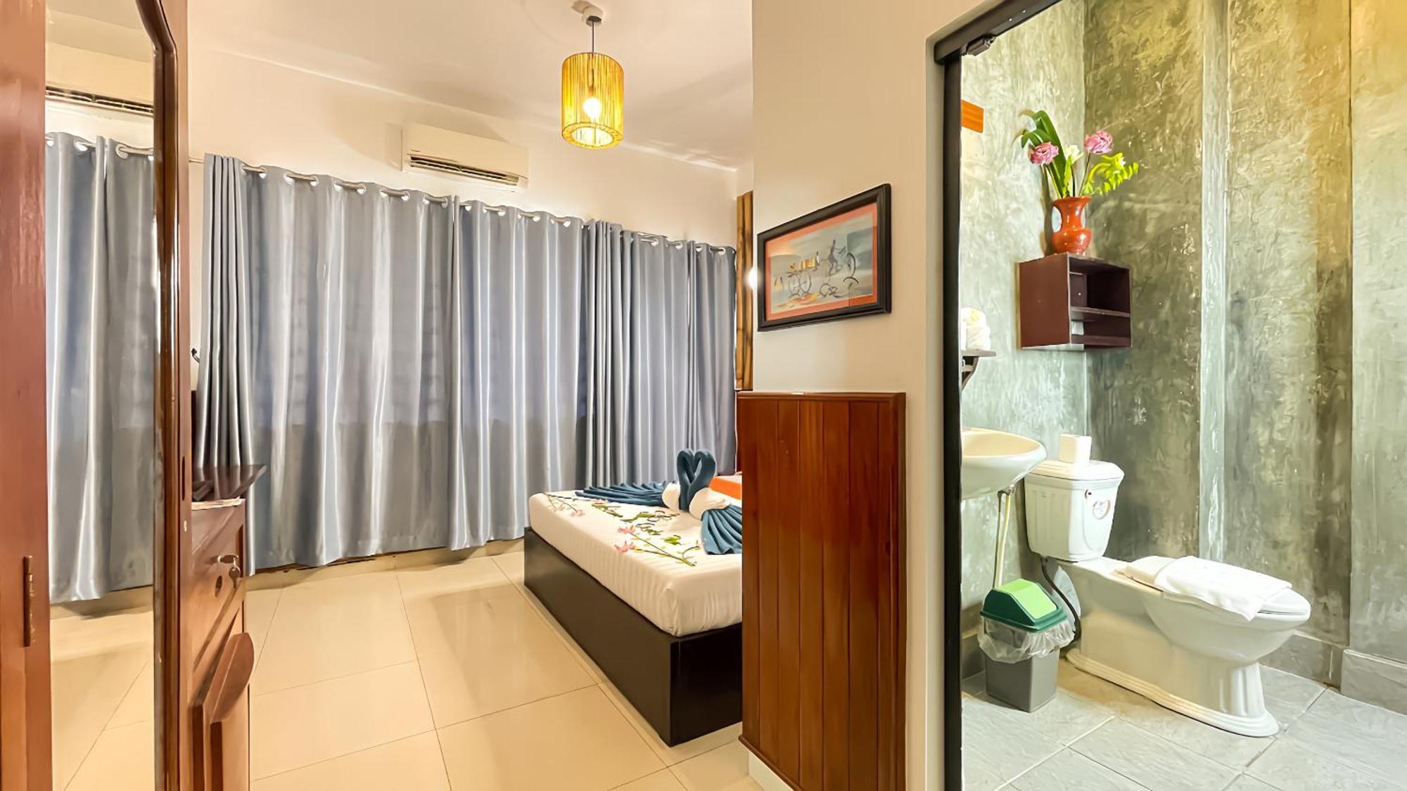 The Center Point Hotel Siem Reap Exterior photo