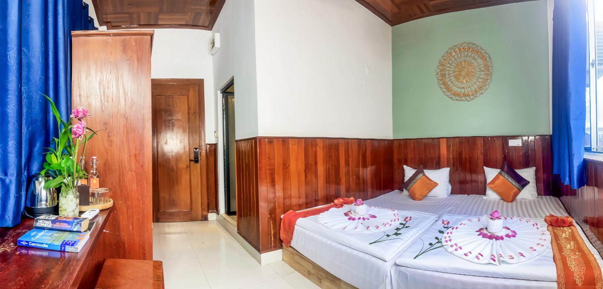 The Center Point Hotel Siem Reap Exterior photo