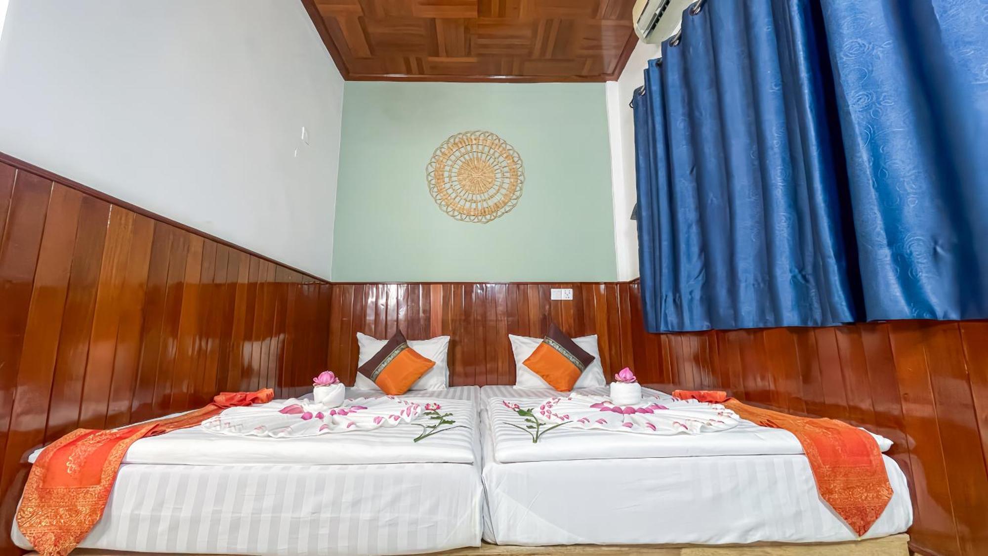 The Center Point Hotel Siem Reap Exterior photo